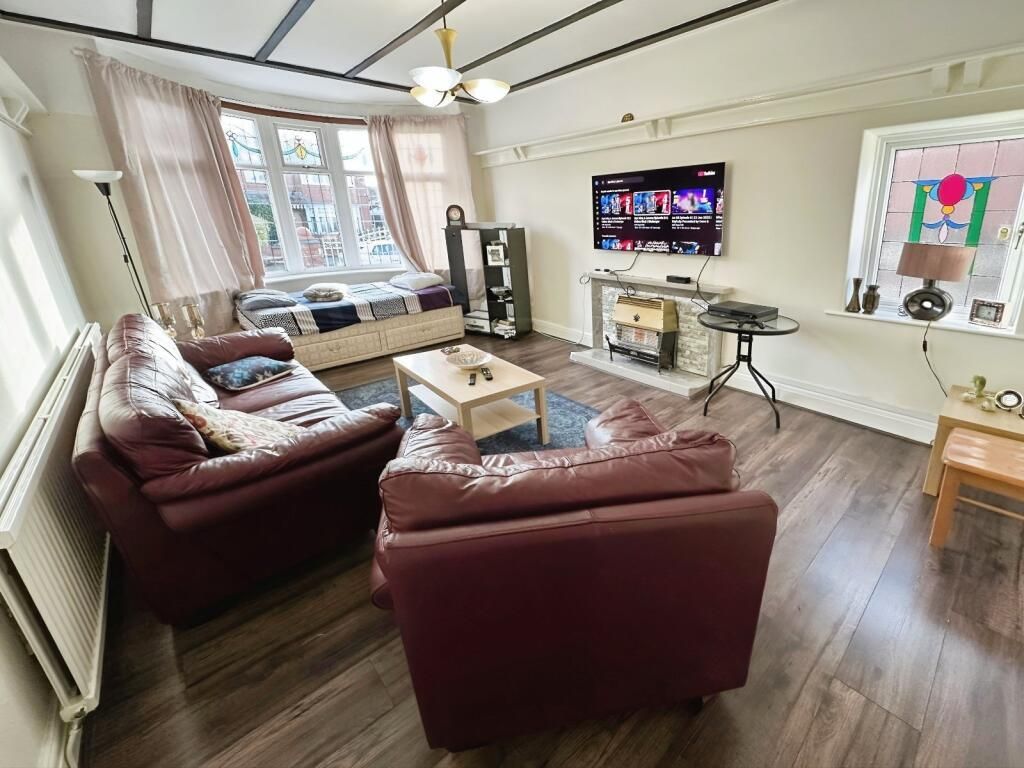 Property photo 2 of 17 80184_Thf250016_Img_01_0000.Jpeg