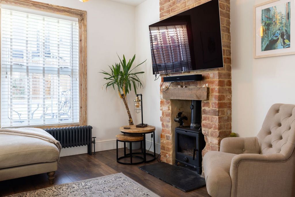 Property photo 2 of 21