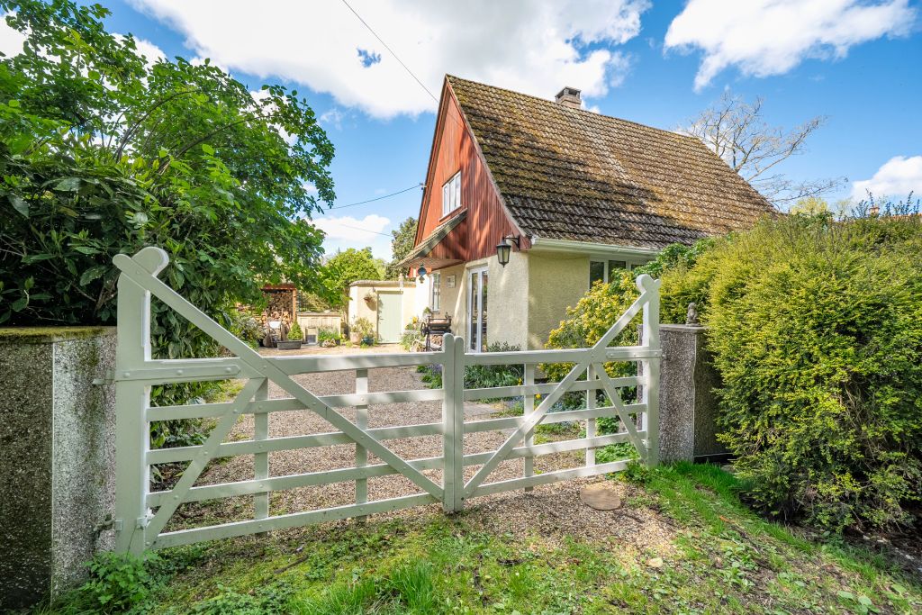 Property photo 2 of 29