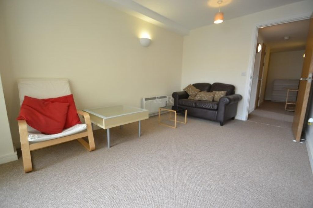 Property photo 3 of 7 Lounge
