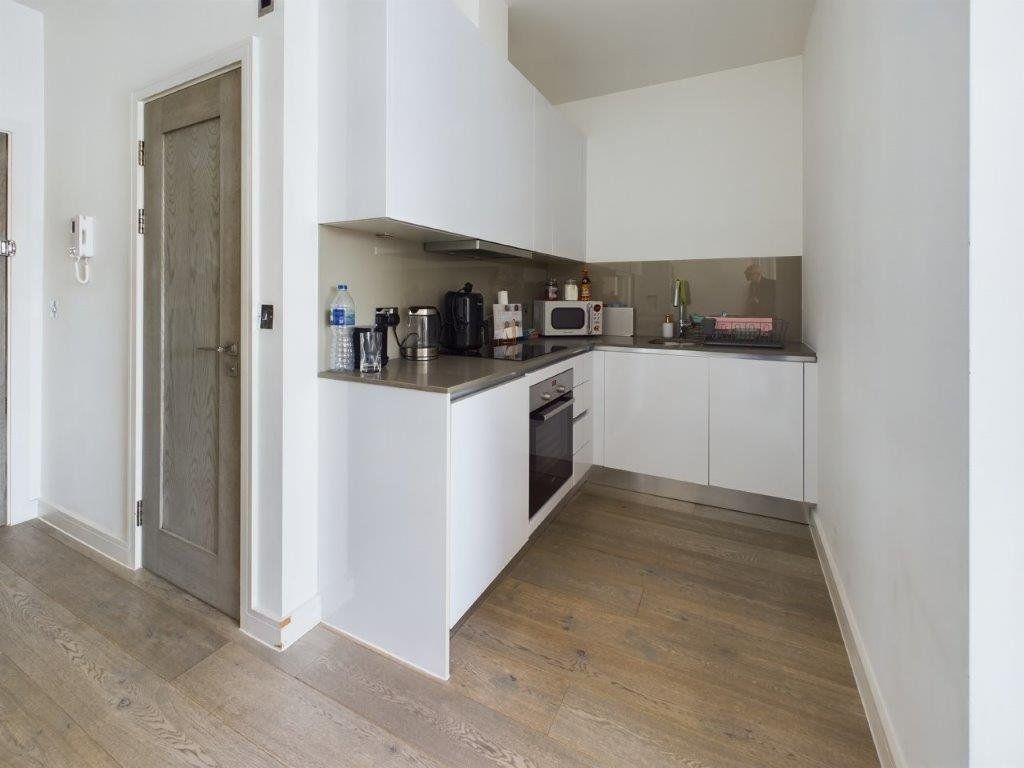 Property photo 3 of 6 Kitchen