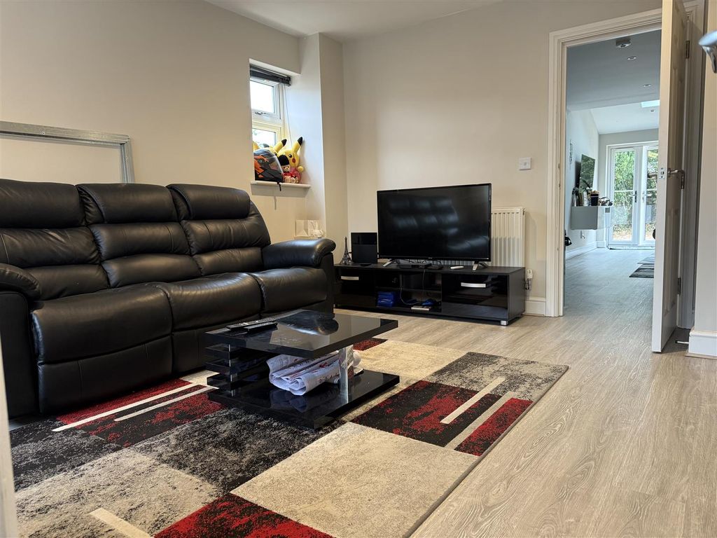 Property photo 3 of 19 Sitting Room