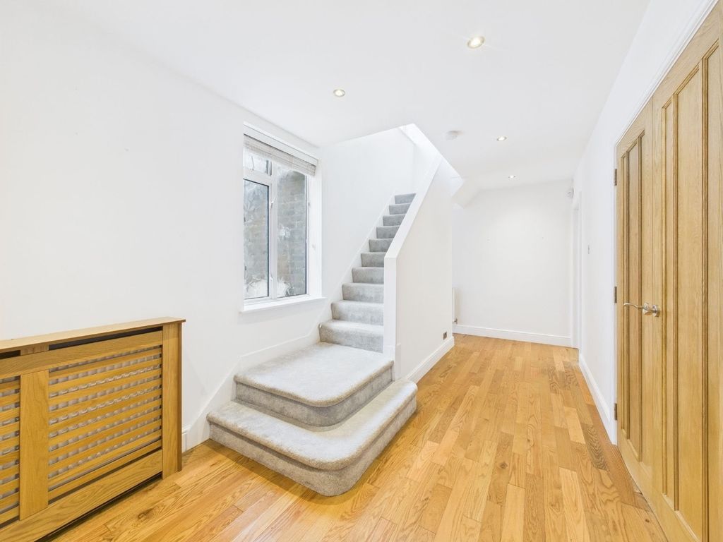 Property photo 2 of 26 4833372