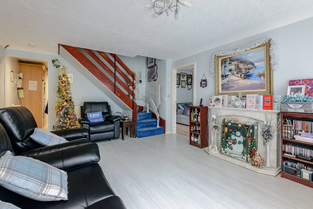 Property photo 3 of 14