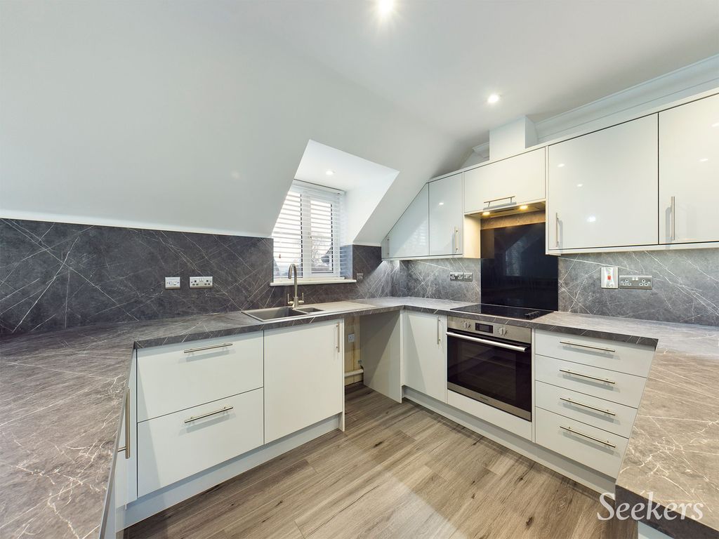 Property photo 2 of 7 Kitchen