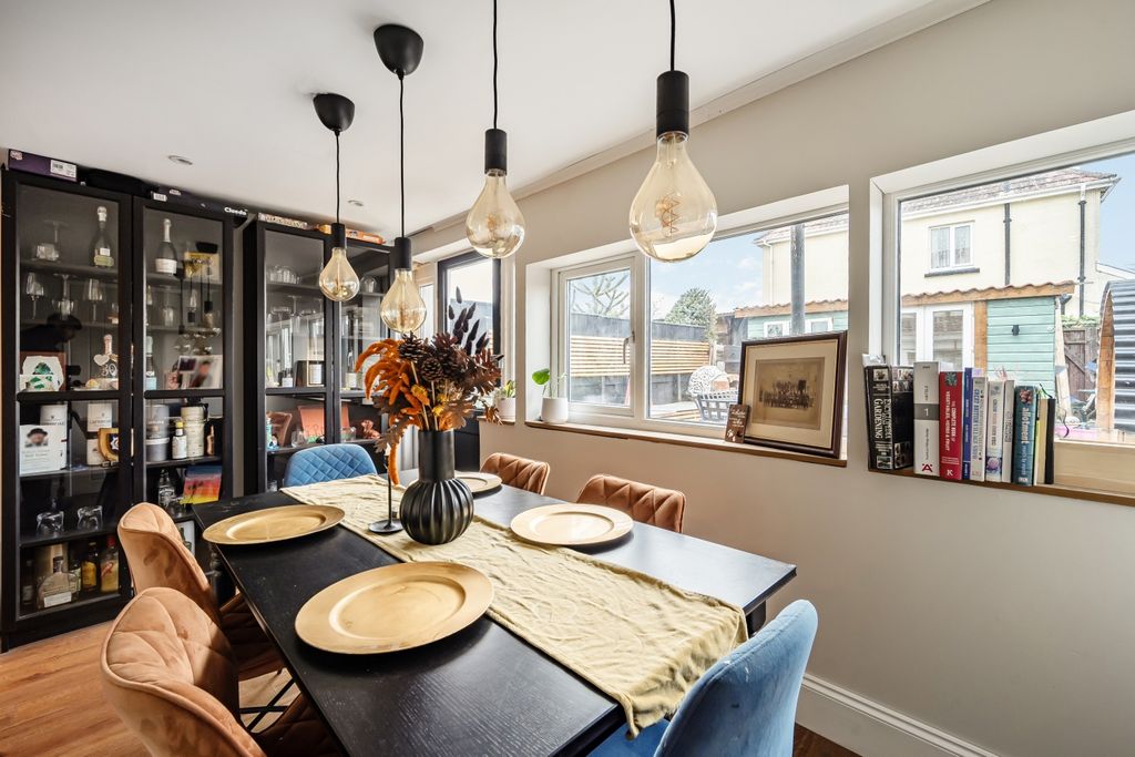 Property photo 2 of 17 1369808-11-6908B9B88Ca39