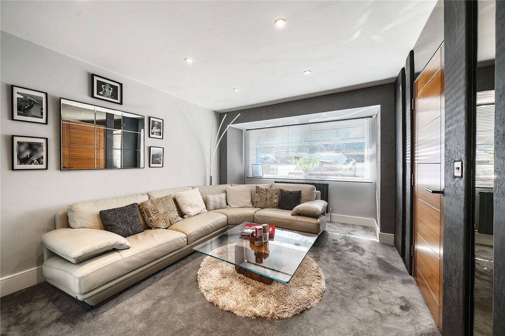 Property photo 2 of 39 Picture No. 30