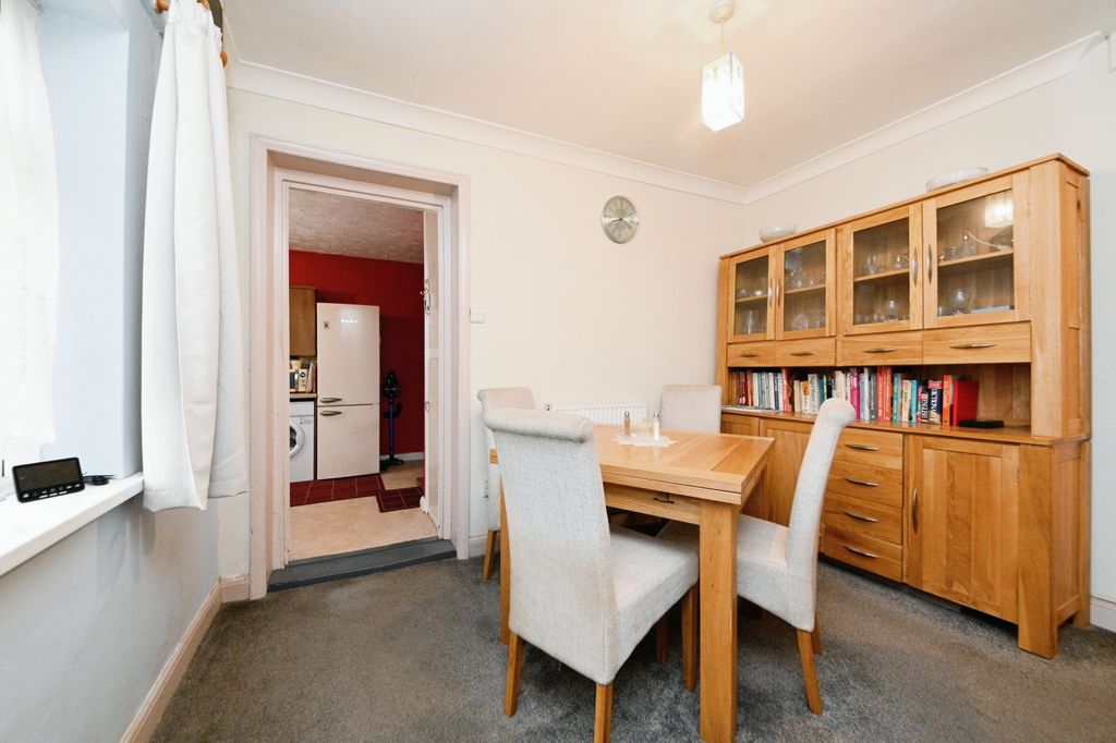 Property photo 3 of 20 Phb004