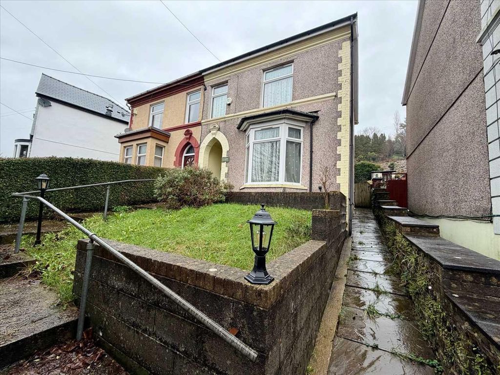 Property photo 3 of 31