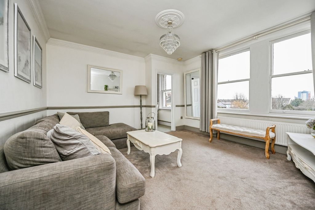 Property photo 3 of 16 Pbox-Img.Jpg