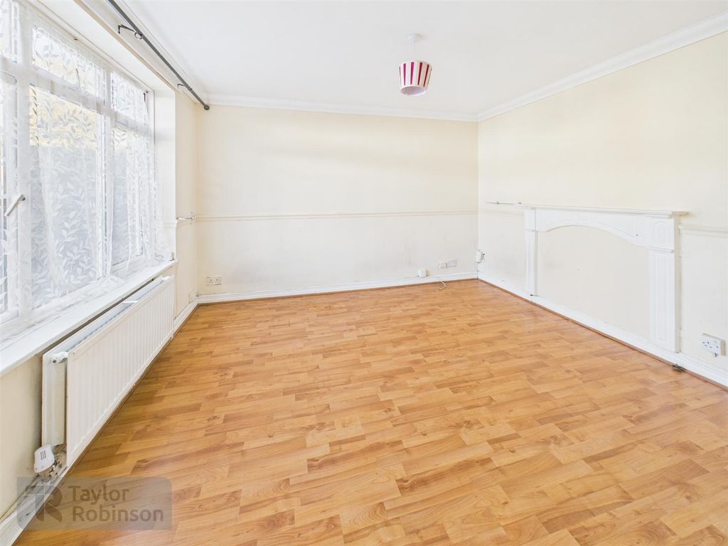 Property photo 3 of 14 Cam02600G0-Pr0589-Still009.Jpg