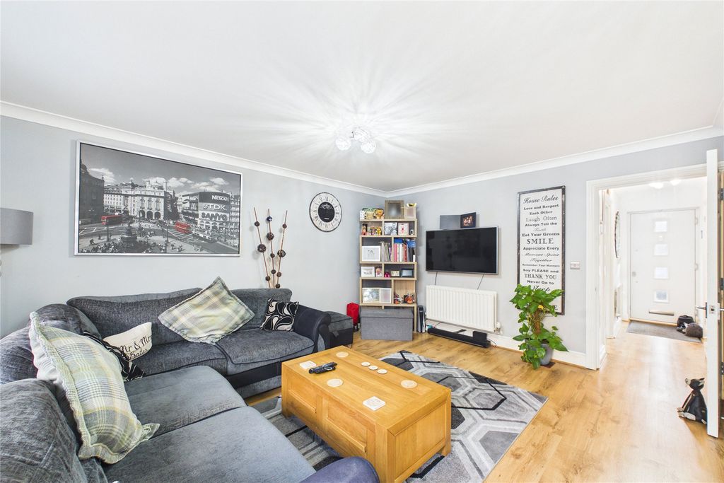 Property photo 3 of 16 Picture No. 25