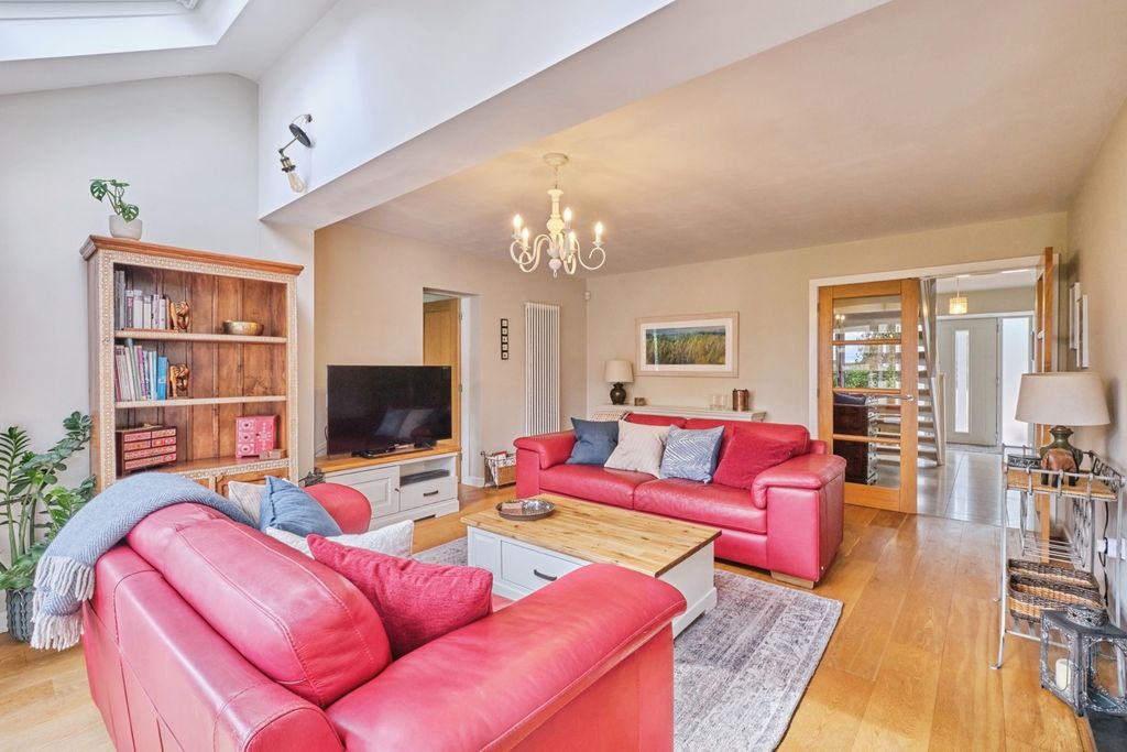 Property photo 3 of 31 Pbox-Img.Jpg