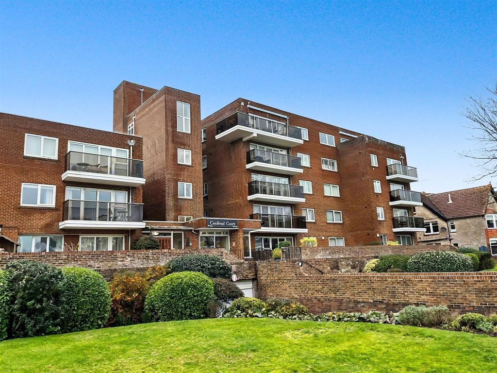 Property photo 1 of 8 External