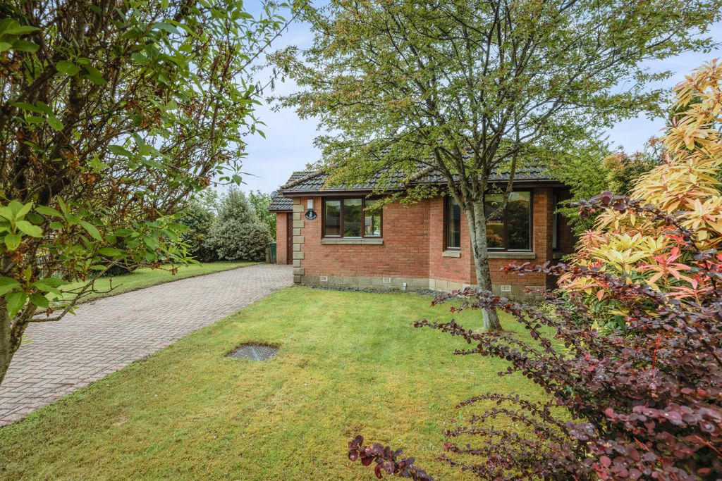 Property photo 3 of 34