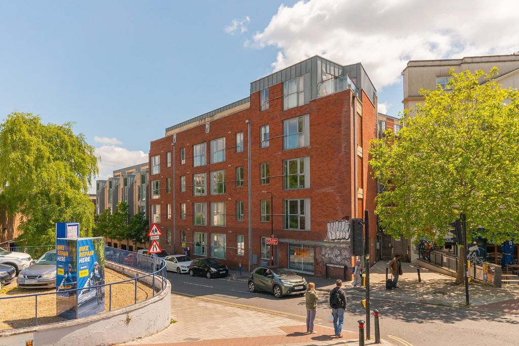 Property photo 2 of 18 3A0P1Mr - External A.Jpg