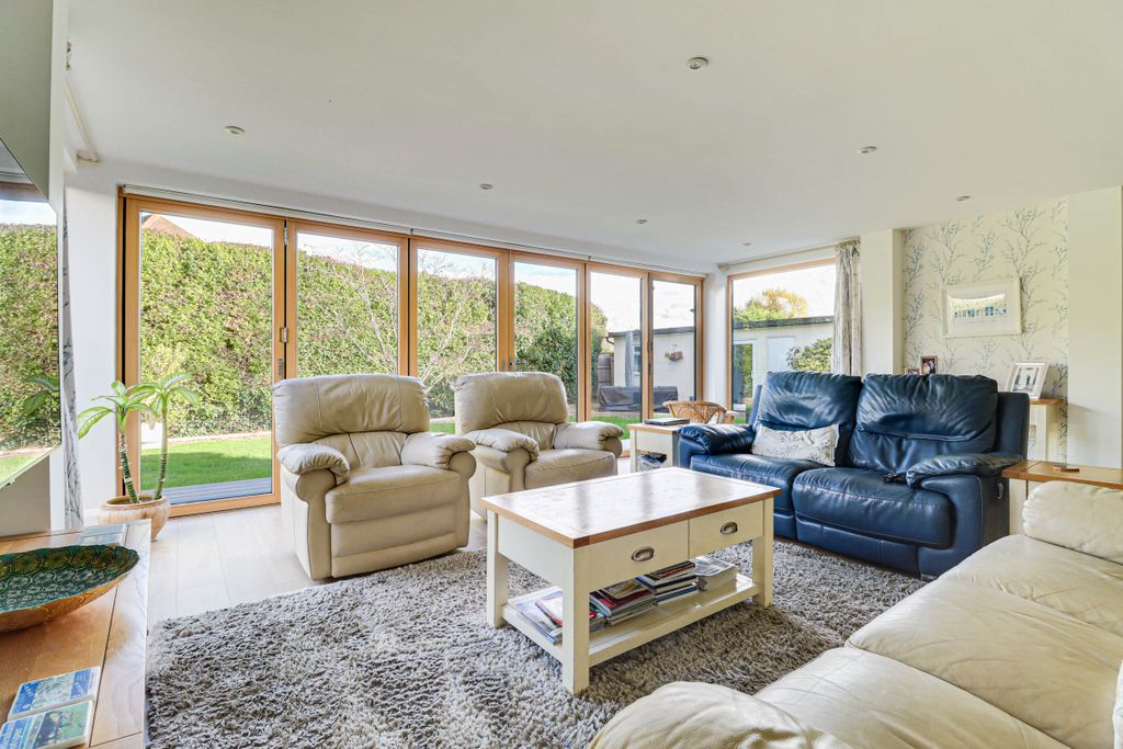 Property photo 2 of 22 Living Room