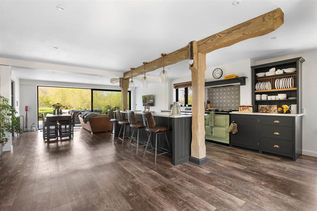 Property photo 3 of 36