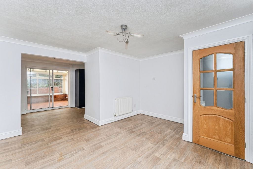 Property photo 2 of 19 Living Room