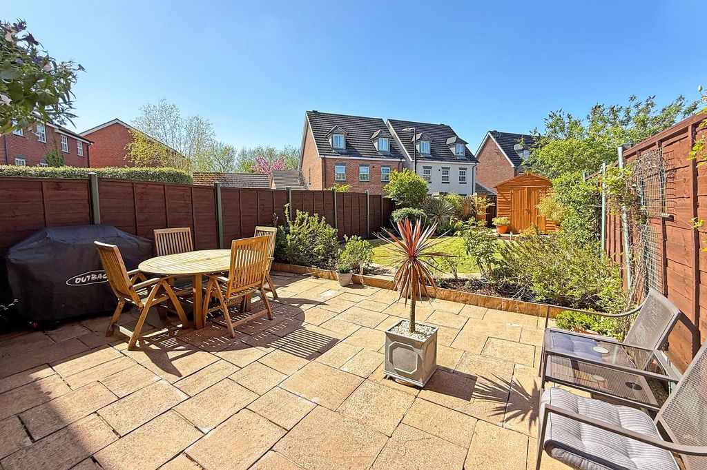 Property photo 2 of 12