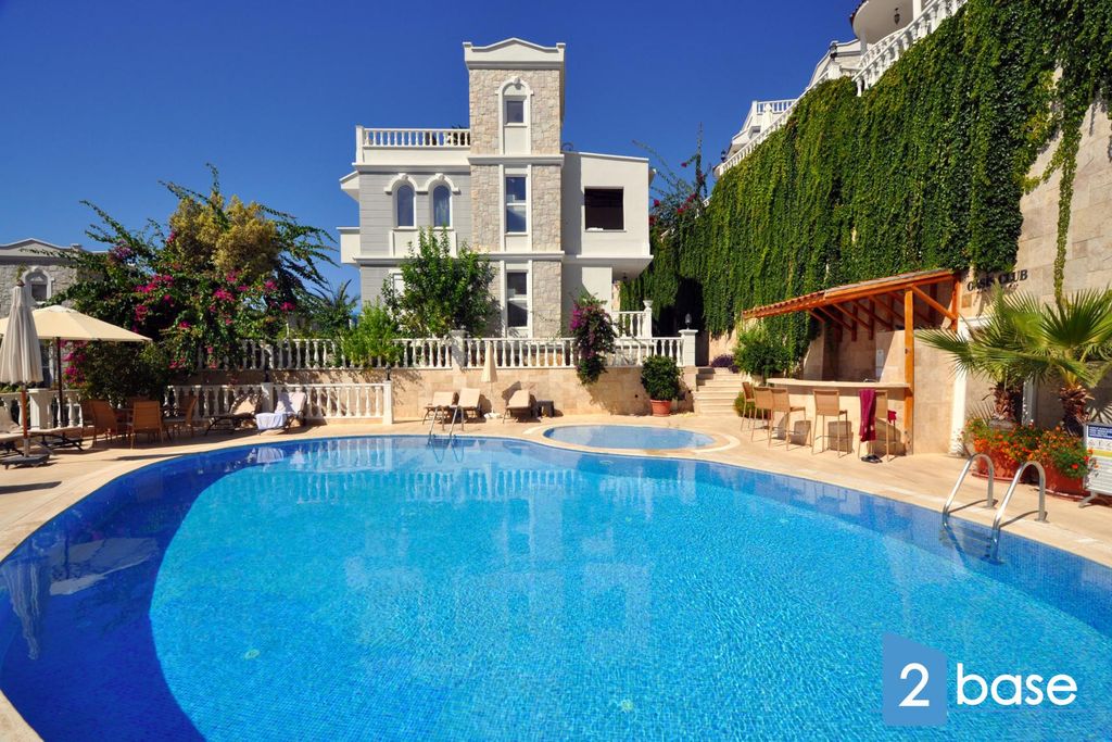 Property photo 3 of 31