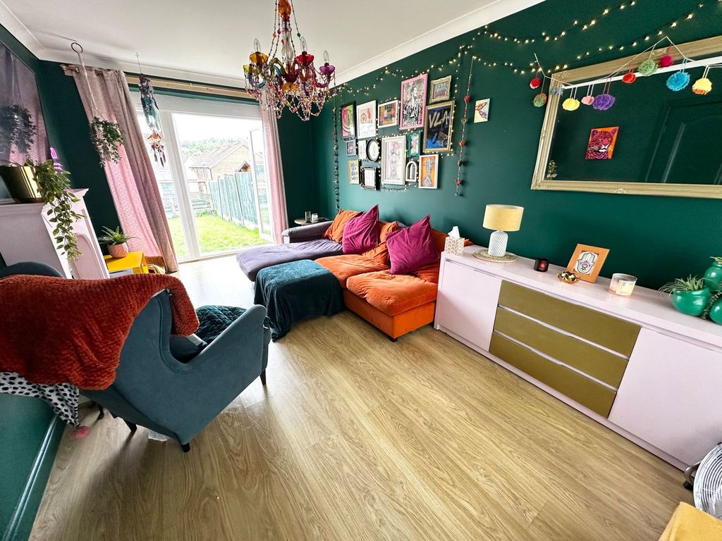 Property photo 3 of 27