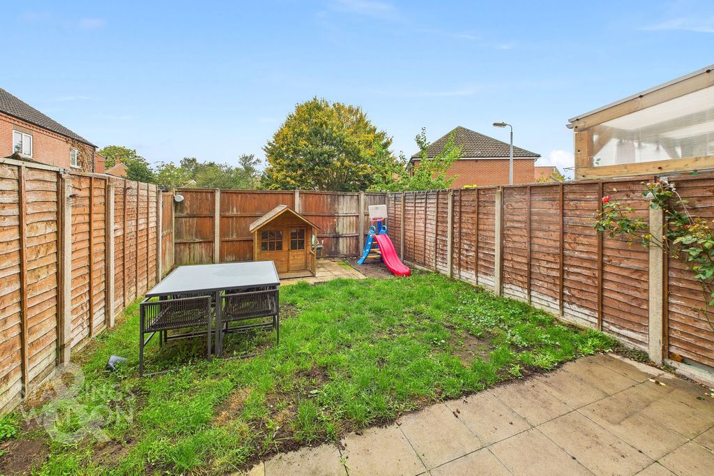 Property photo 2 of 21