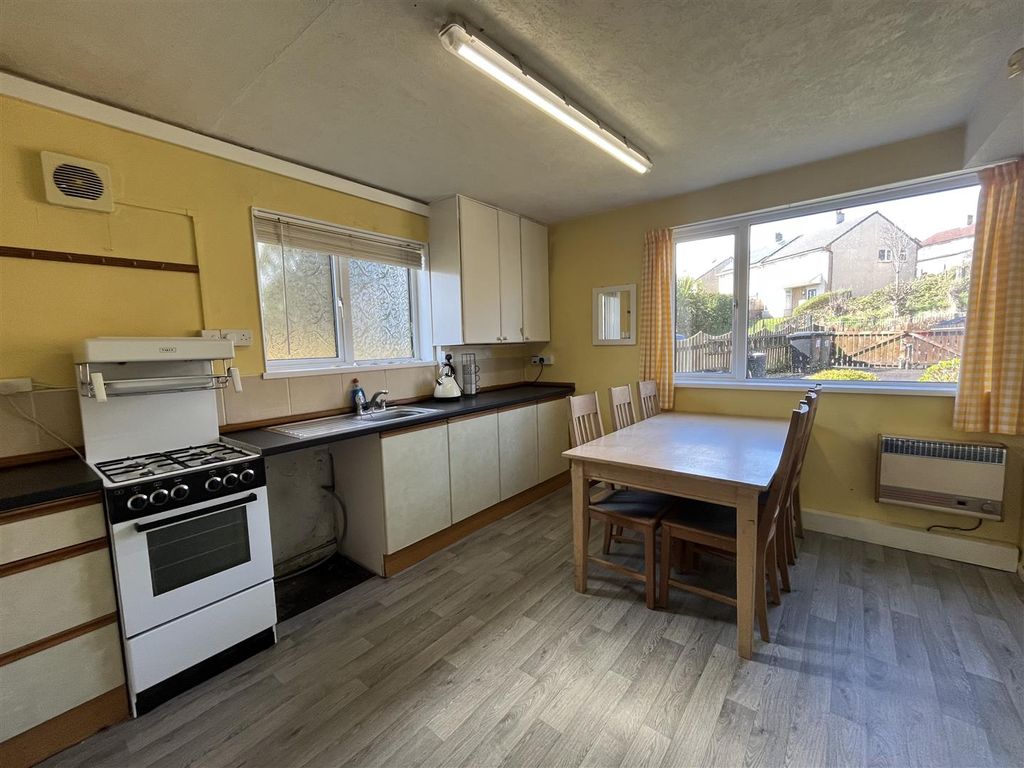 Property photo 3 of 15 Kitchen