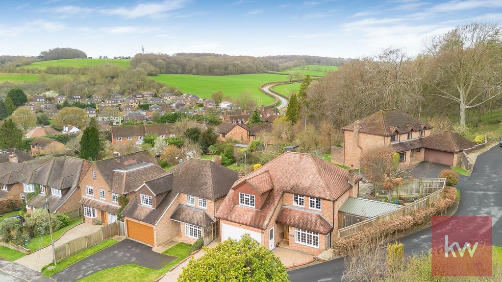 Property photo 2 of 31