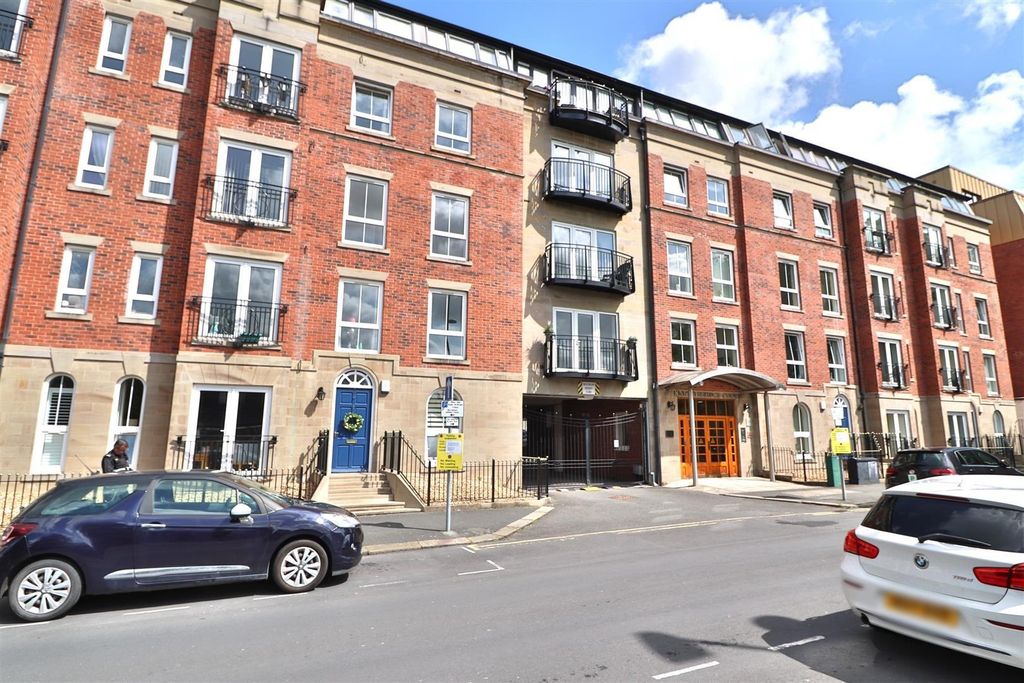 Property photo 1 of 14 Knightsbridge Front Shot.Jpg