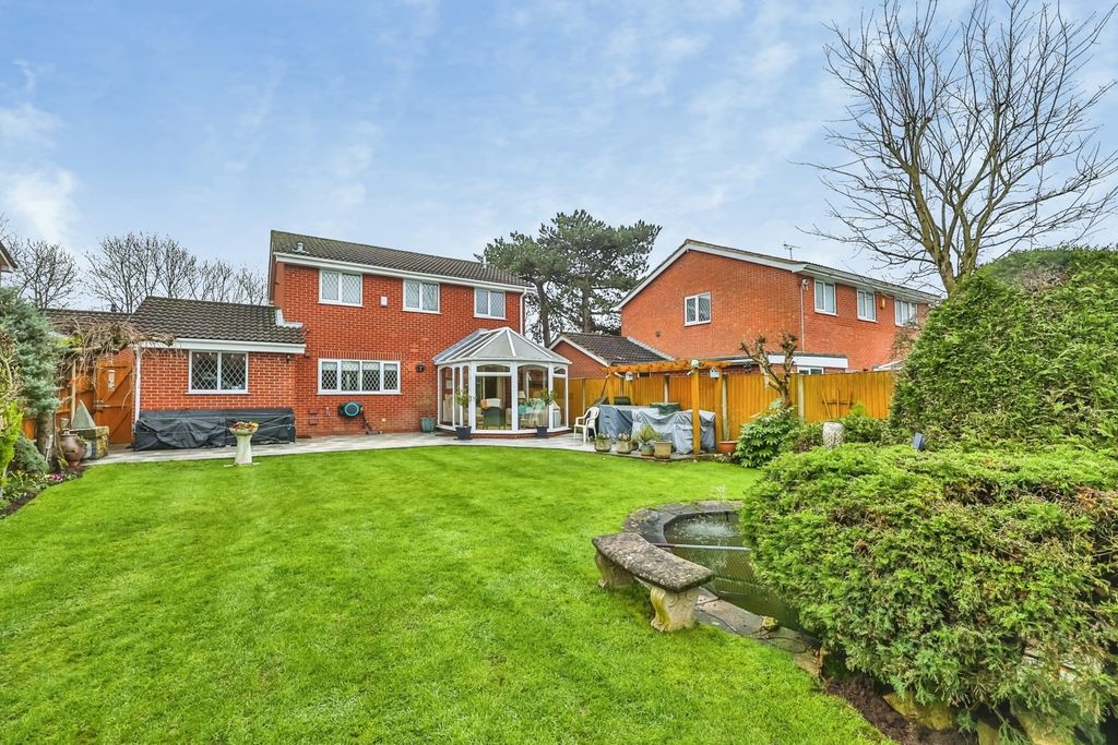 Property photo 2 of 20 Rear Garden