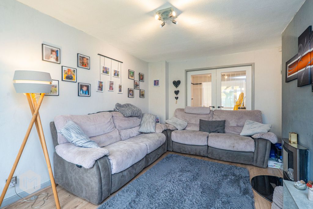 Property photo 2 of 22 Picture No. 20