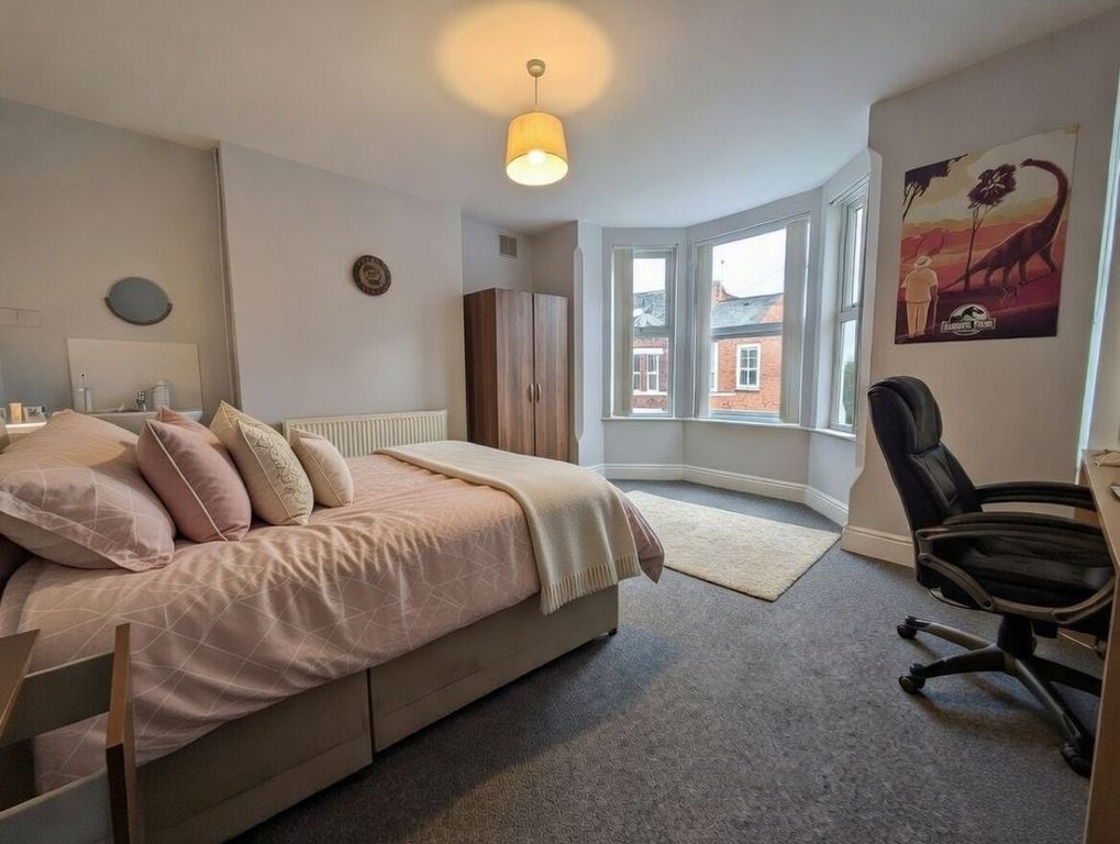 Property photo 1 of 7 Photo 12