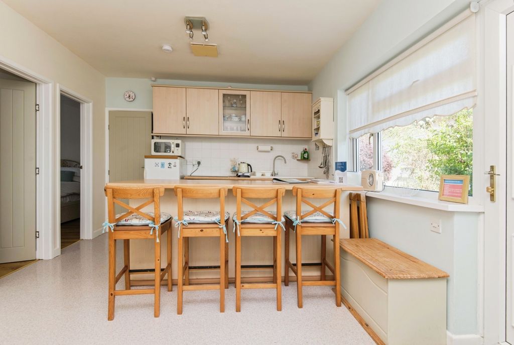 Property photo 3 of 17 Photo