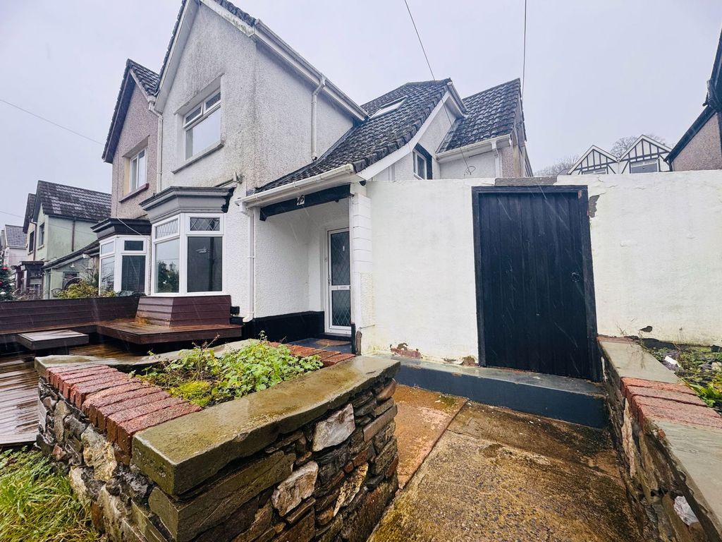 Property photo 3 of 32