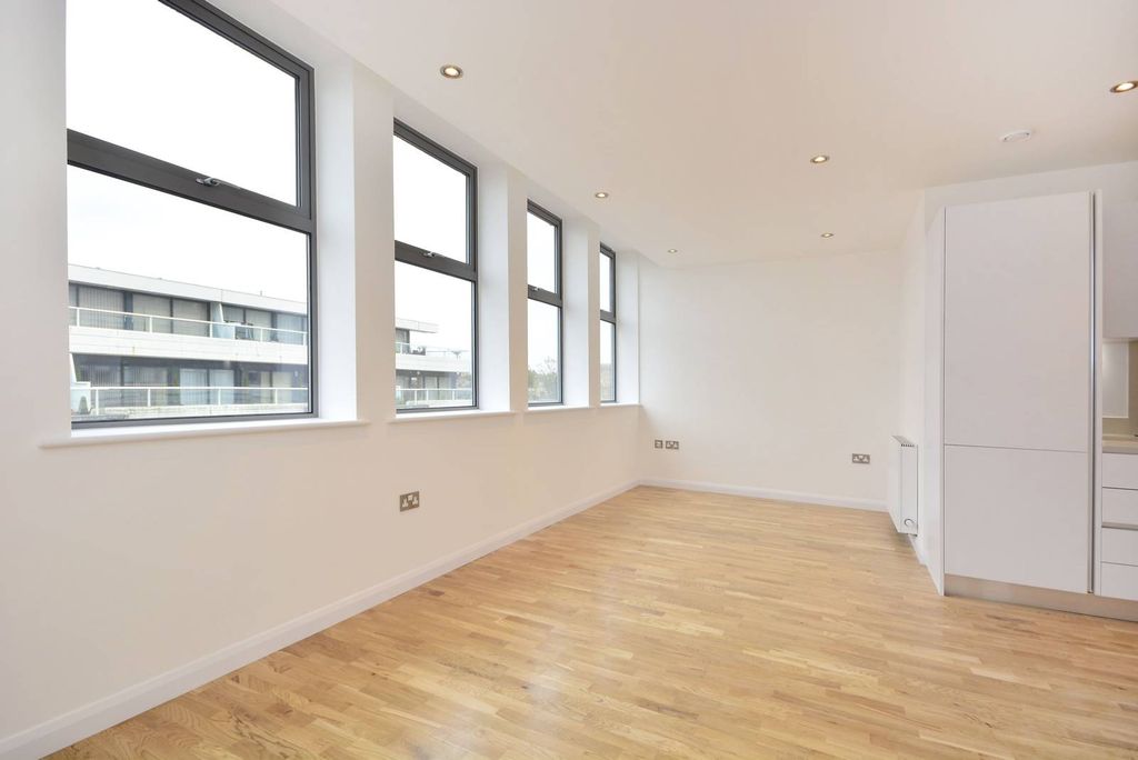Property photo 1 of 5