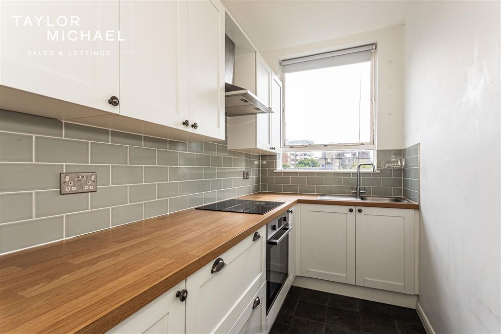Property photo 2 of 15 Kitchen