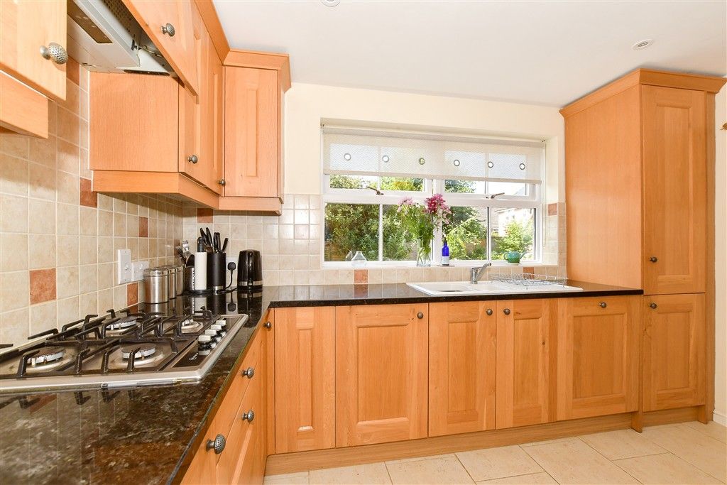 Property photo 2 of 18 Kitchen