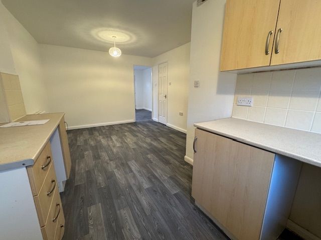 Property photo 3 of 13 Photograph 4