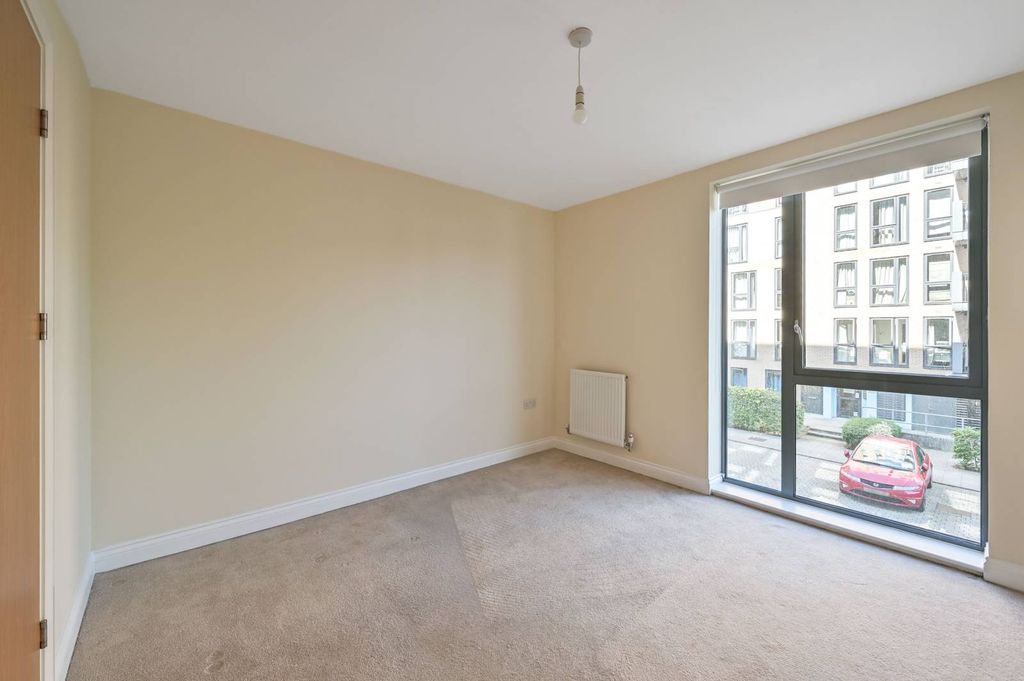 Property photo 3 of 8