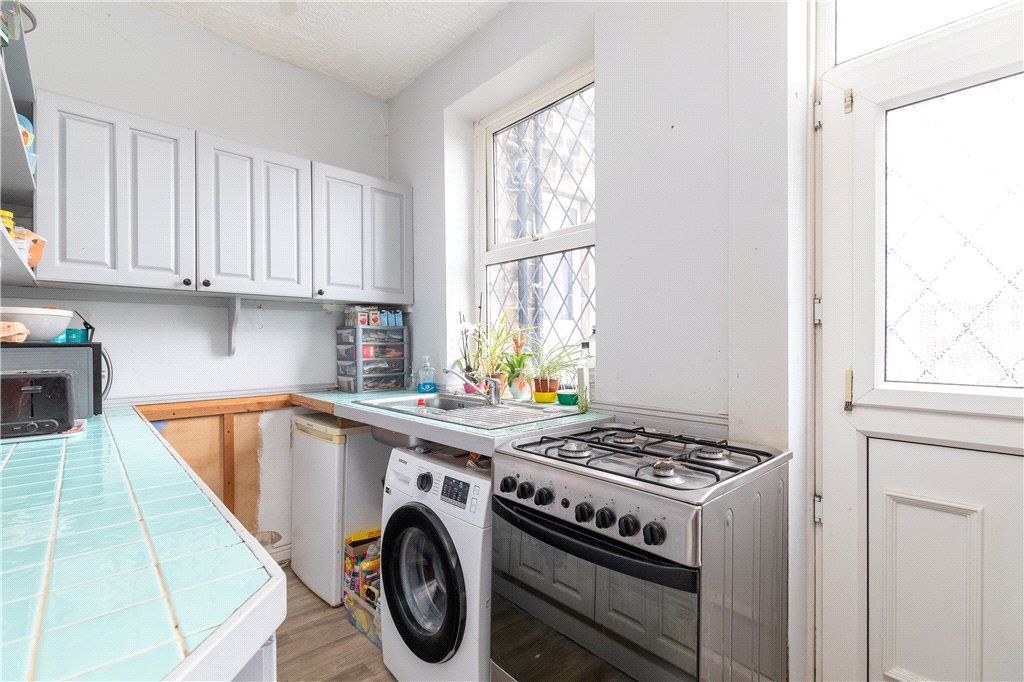 Property photo 3 of 8 Kitchen