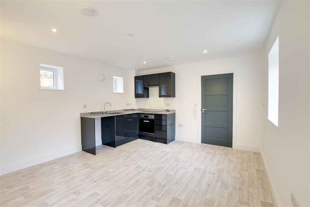 Property photo 2 of 10 Img_7828-Img_7830.Jpg