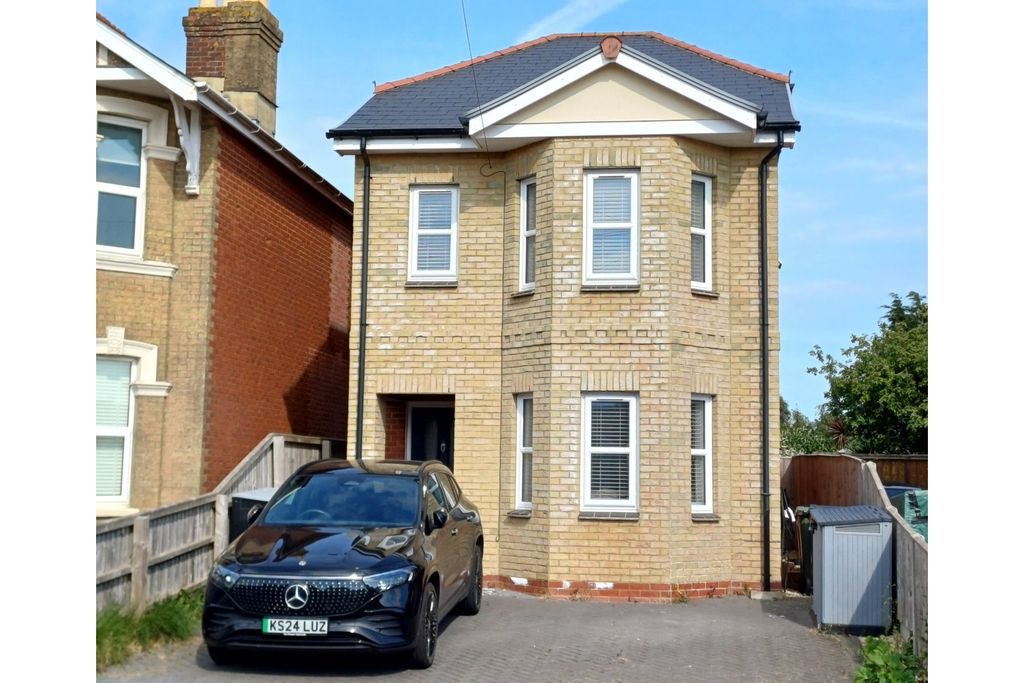 Property photo 1 of 22