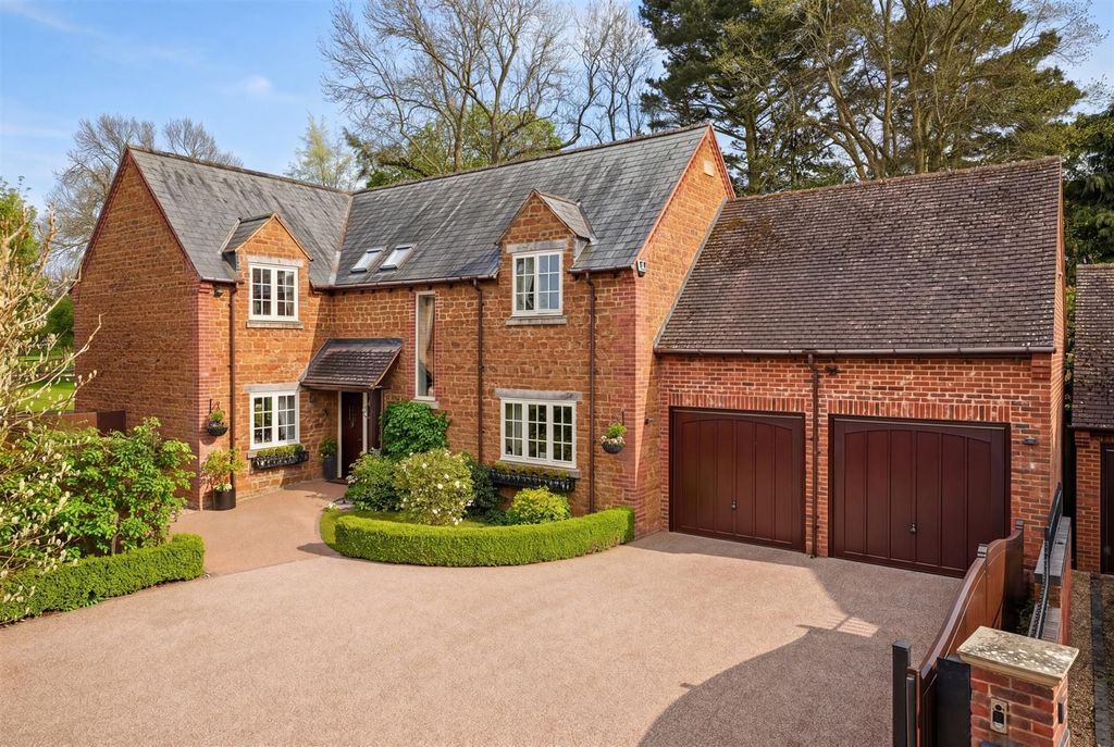 Property photo 1 of 71