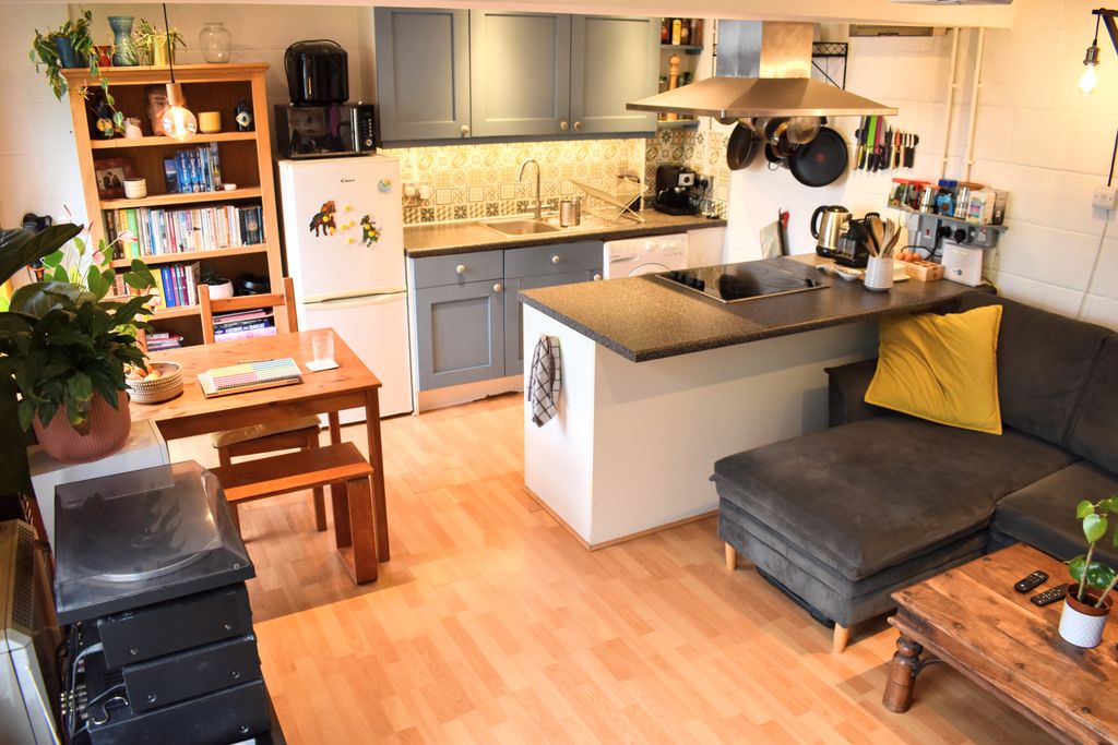 Property photo 3 of 13 Dsc_0049