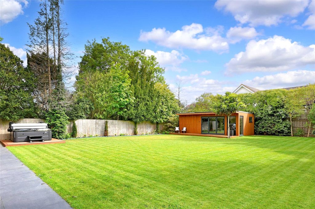 Additional image 19 of 6 bed detached house for salePenn Road, Beaconsfield, Buckinghamshire HP9