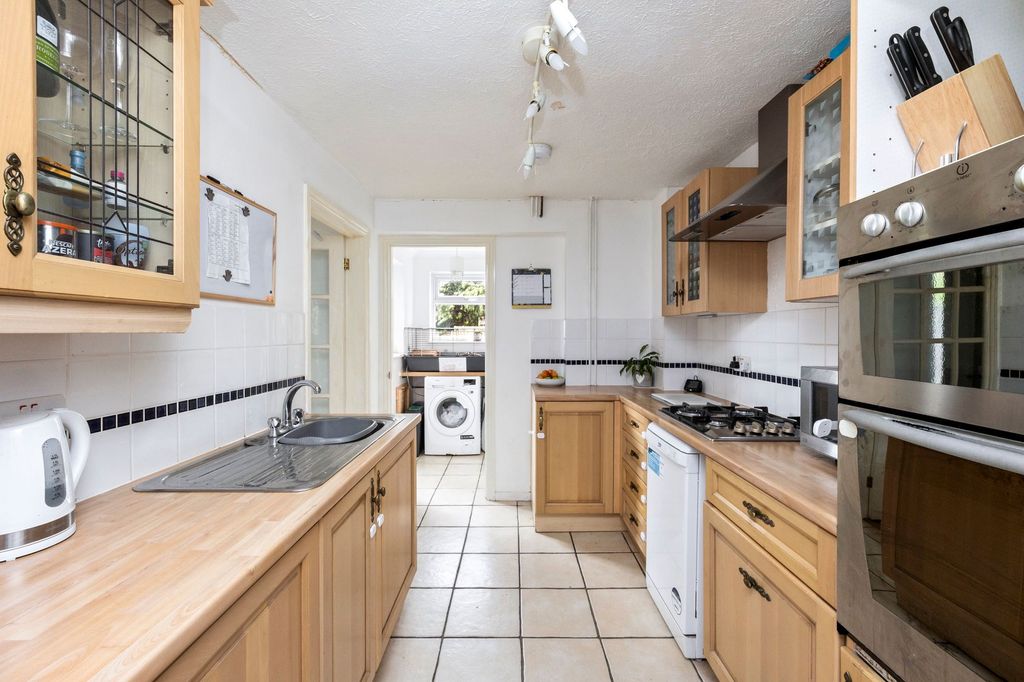 Property photo 2 of 24
