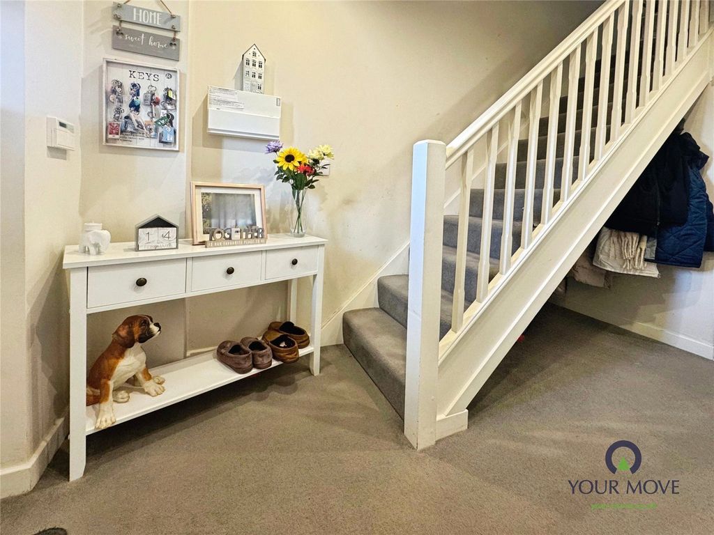 Property photo 2 of 12 Picture No. 14