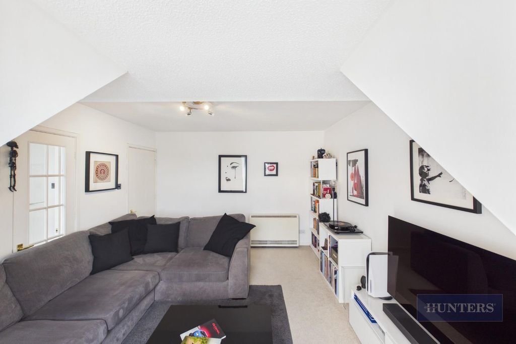 Property photo 3 of 11 Cam05152G0-Pr0430-Still005.Jpg