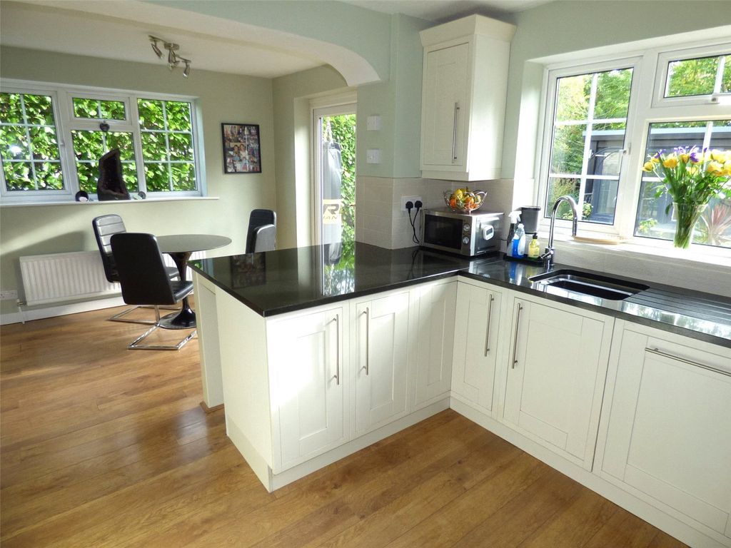 Property photo 2 of 15 Breakfast Kitchen